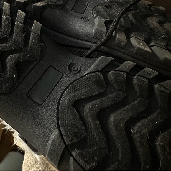 Women’s snow boots size 9 - Picture 4 of 5